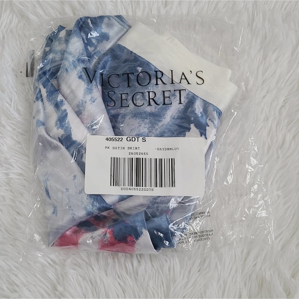 Victoria's Secret Pink Blue Satin Skirt NWT Size Small - Picture 4 of 4